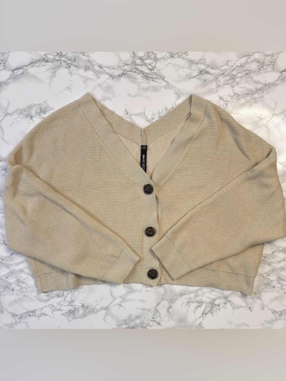 Design Lab Cropped V-Neck Cardigan